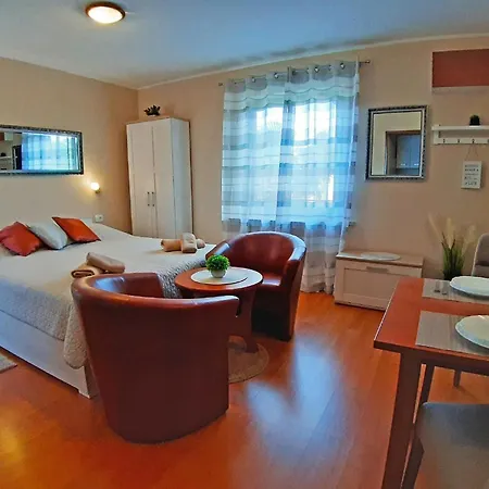 Apartament Fuer 2 Personen Ca 25 Qm In Porec, Istrien Istrische Riviera *